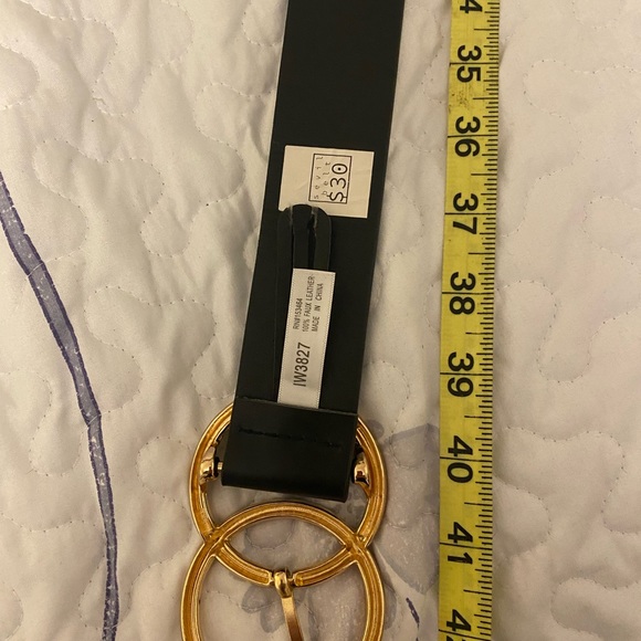 Women’s black faux leather belt. 41 inches in length - Picture 3 of 4